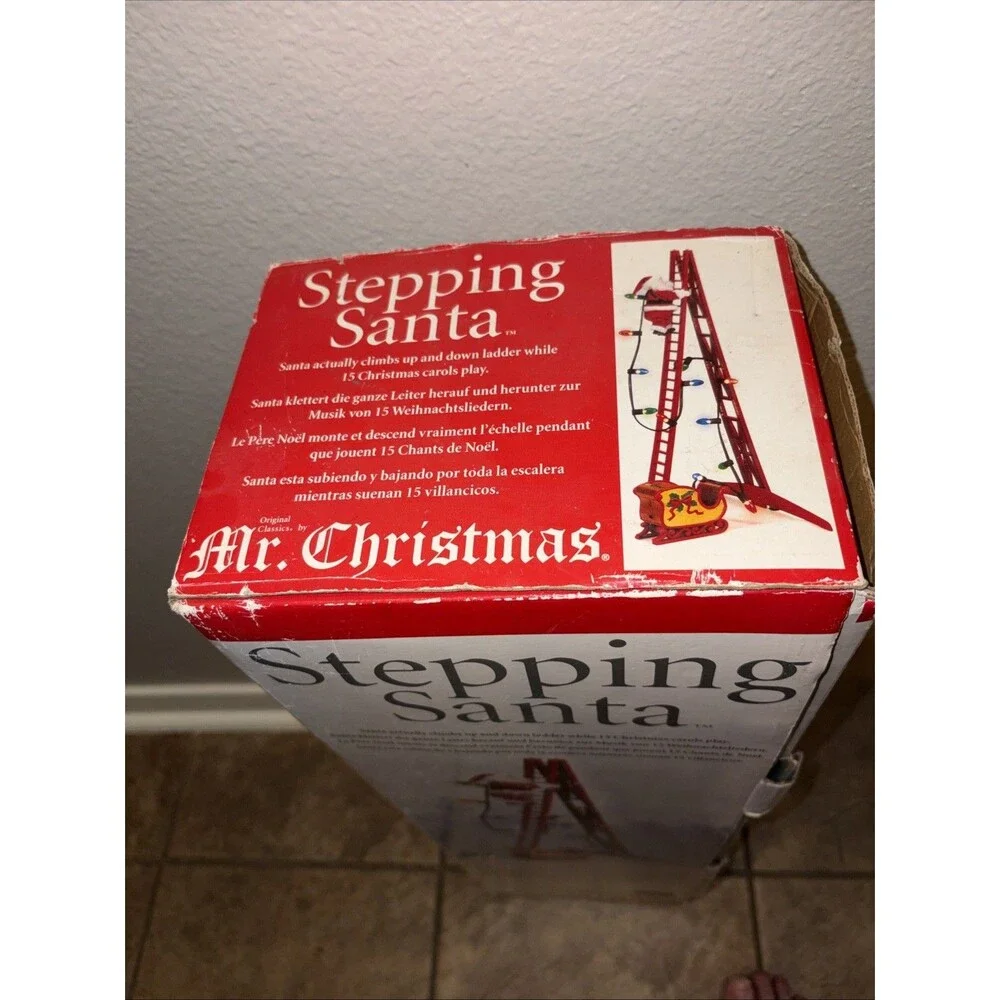 Mr. Christmas 2004 Stepping Santa Climbing Ladder Lights Plays 15 Carols
